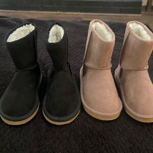 Two pair of old navy winter boots size 8c for toddler
